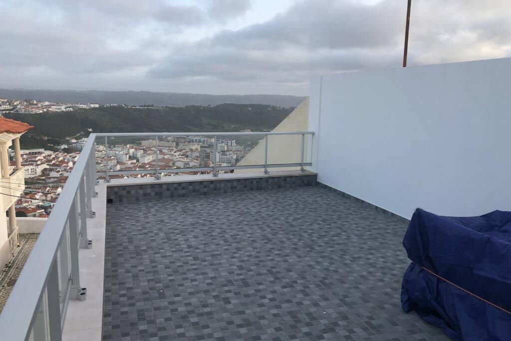 Canelle Apartamento Com Terraco Apartment Nazare Luaran gambar